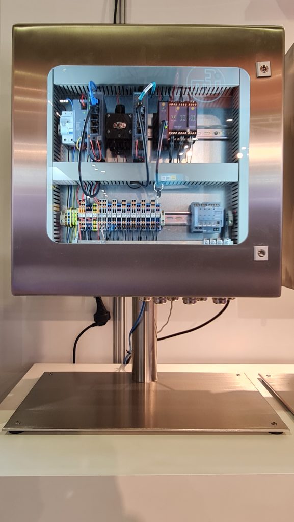This photo shows the demo system for the company KROHNE in Belgium at an industrial trade fair